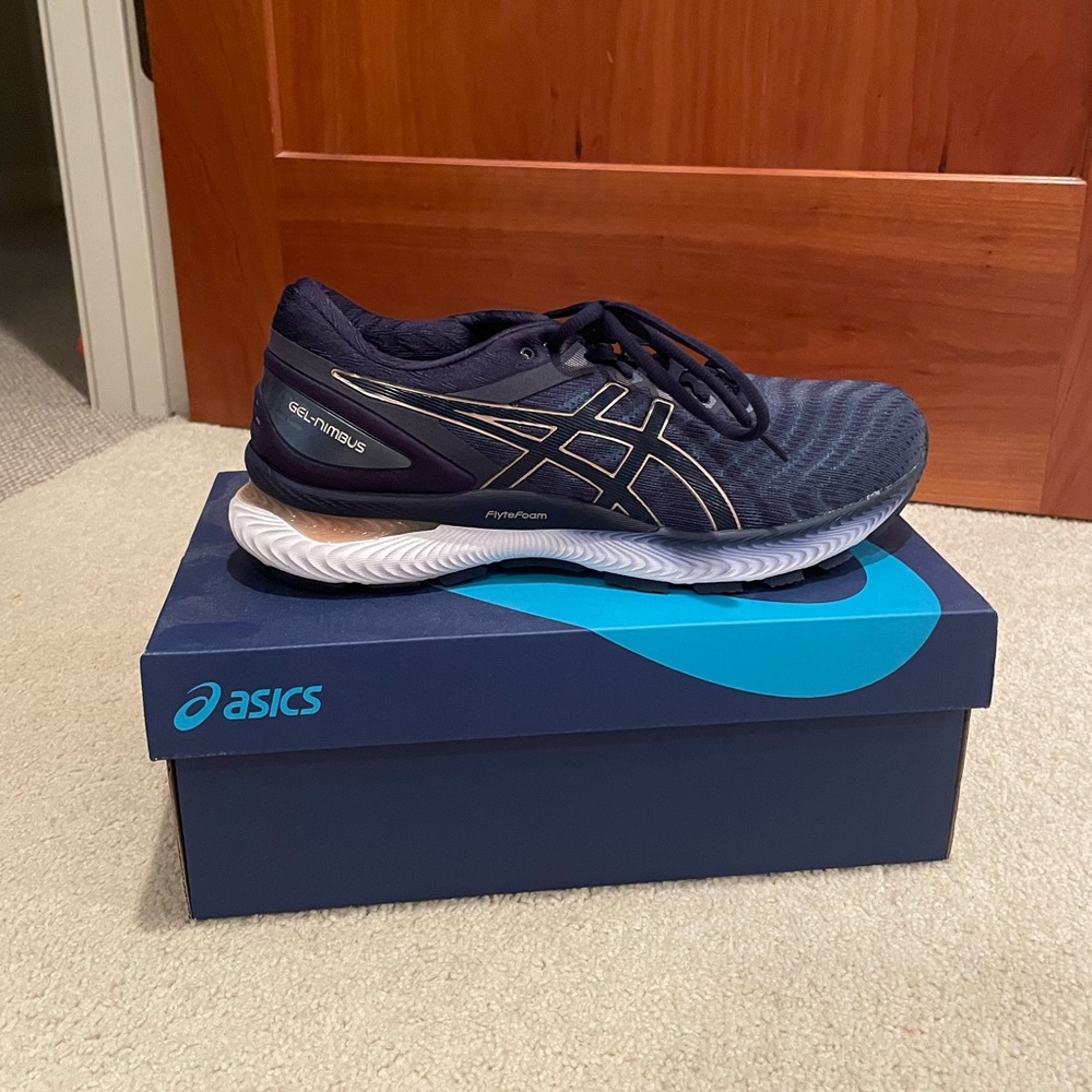 NEVER WORN: Navy Gel Nimbus Asics Running shoes